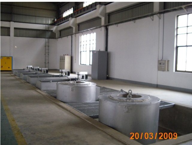 PIT-TYPE SALT BATH HEATING FRUNACE